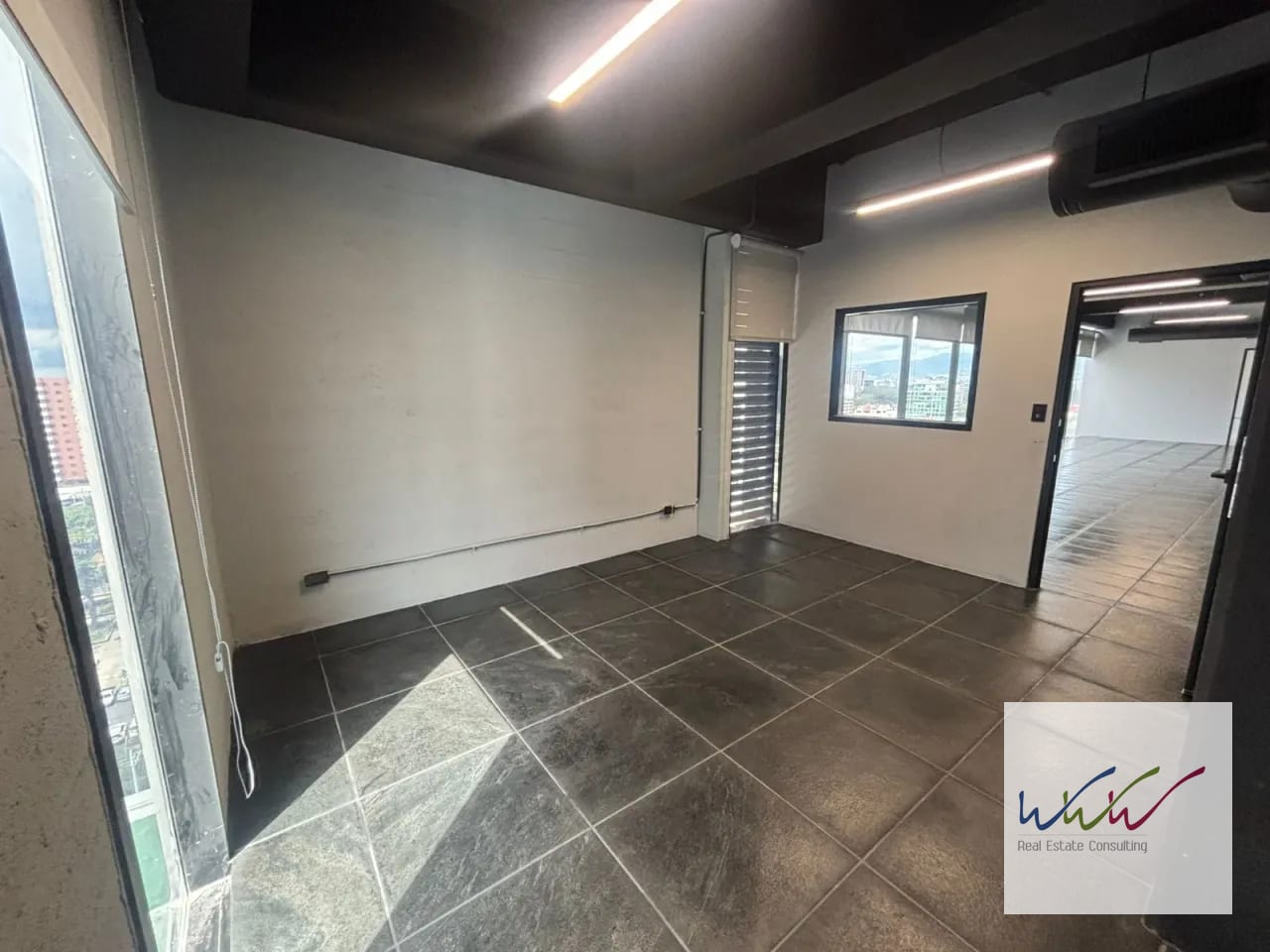Vendo/rento oficina 168 m2 en Edificio 01010, Zona 10 — Oficina en Venta en Edificio 01010 (Cero Diez Diez), Zona 10, Guatemala, Ciudad — foto 10 de 13