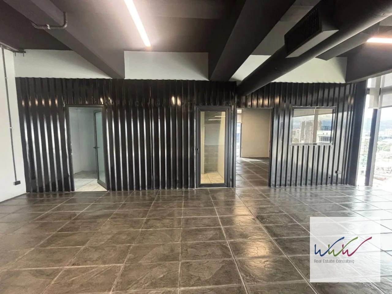 Vendo/rento oficina 168 m2 en Edificio 01010, Zona 10 — Oficina en Venta en Edificio 01010 (Cero Diez Diez), Zona 10, Guatemala, Ciudad — foto 11 de 13