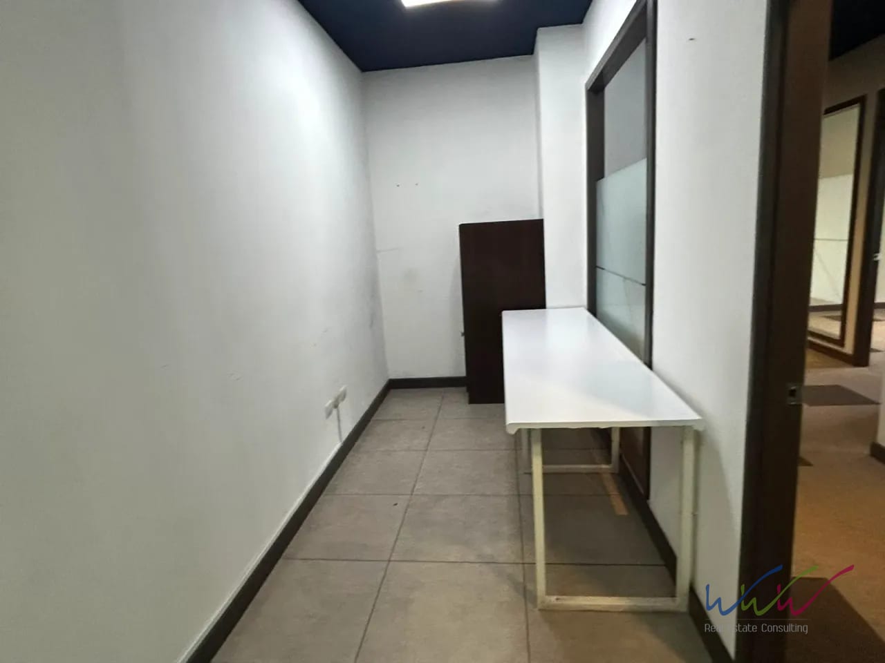 Rento amplia oficina de 255 m2 en Centro Corporativo Los Próceres — Oficina en Alquiler en 13-50, Zona 10, Guatemala, Ciudad — foto 4 de 8