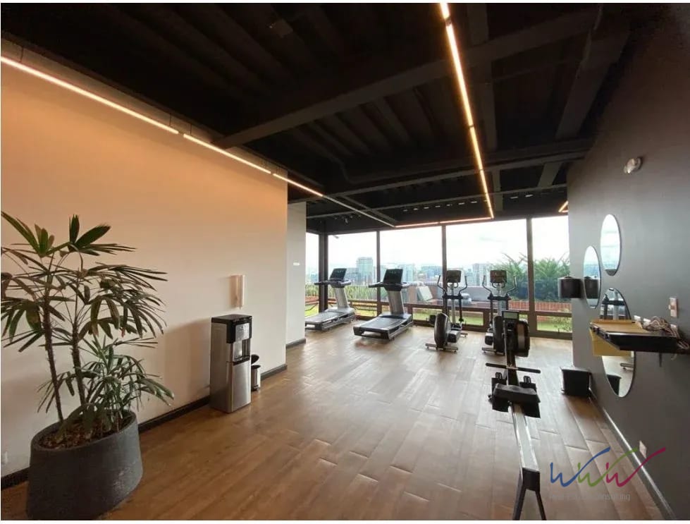Gimnasio — Rento amplio apartamento de 242m2 en edificio Lucca, Zona 10 — Apartamento en Alquiler en Lucca, Zona 10, Guatemala, Ciudad — foto 16 de 17