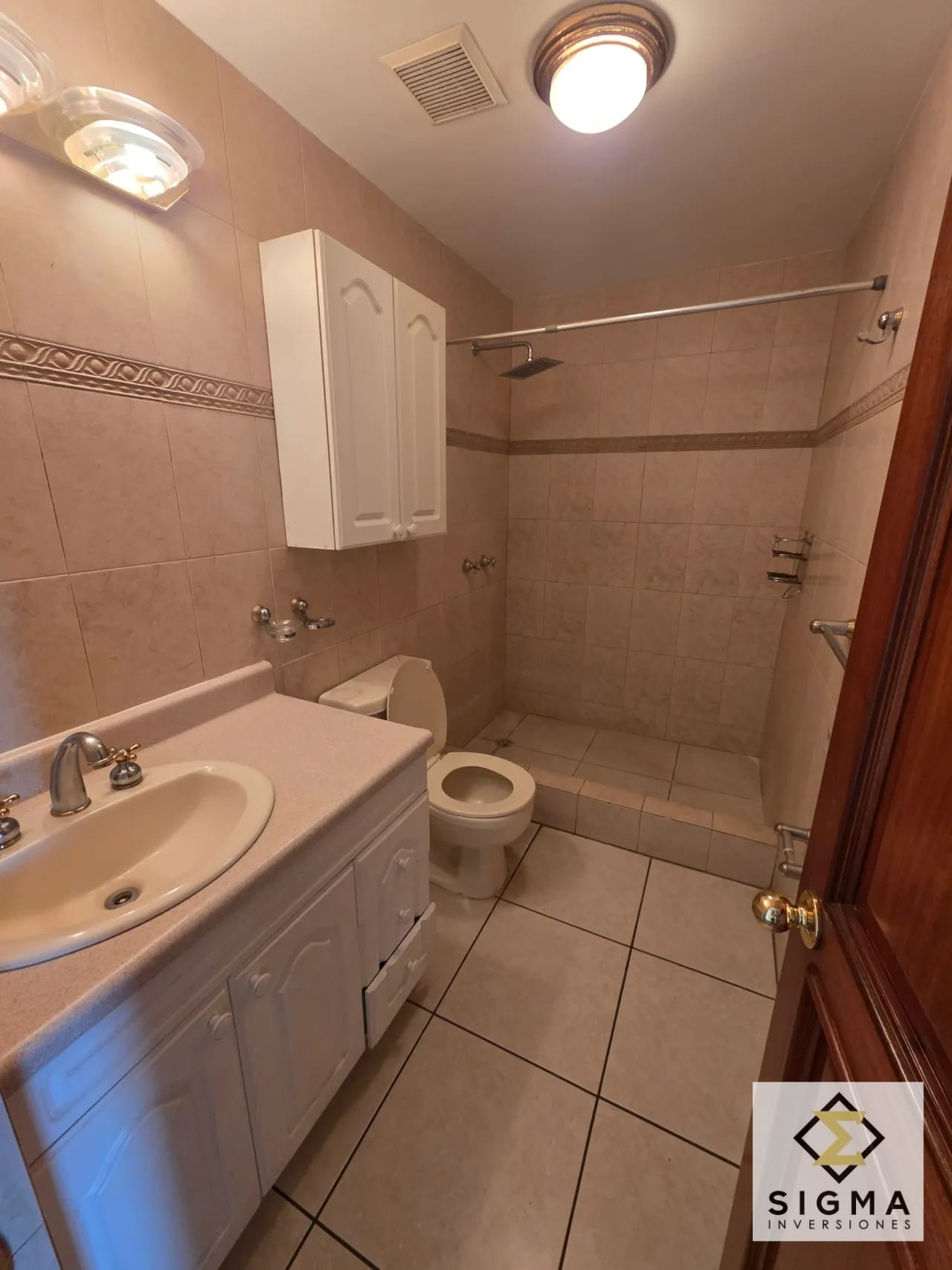 Apartamento en Venta, Zona 10, para remodelar. Cerca de CC La Estación — Apartamento en Venta en Torre Castelar, Zona 10, Guatemala, Ciudad — foto 8 de 17