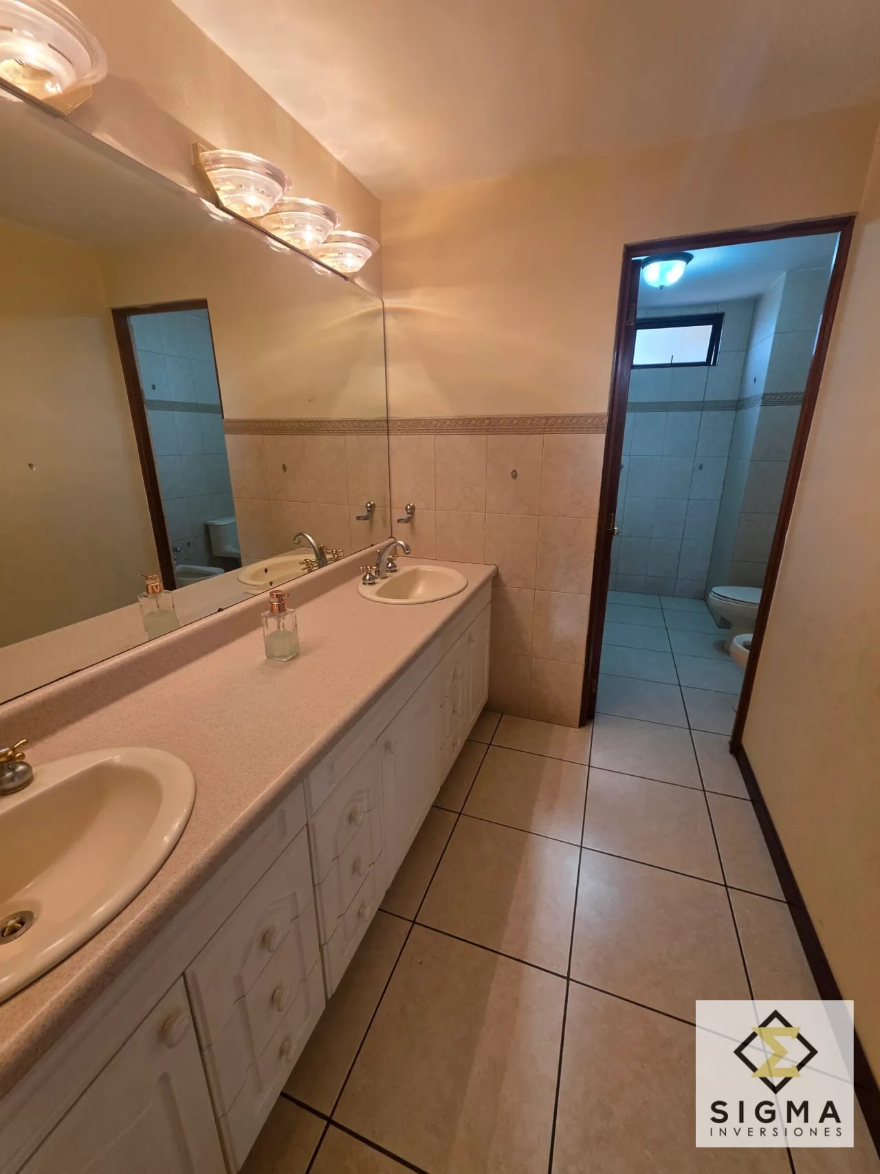 Apartamento en Venta, Zona 10, para remodelar. Cerca de CC La Estación — Apartamento en Venta en Torre Castelar, Zona 10, Guatemala, Ciudad — foto 12 de 17