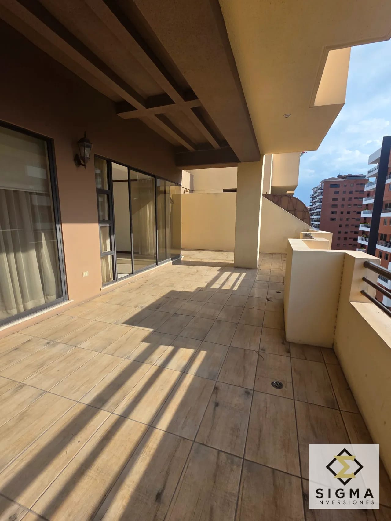 Apartamento en Venta, Zona 10, para remodelar. Cerca de CC La Estación — Apartamento en Venta en Torre Castelar, Zona 10, Guatemala, Ciudad — foto 16 de 17