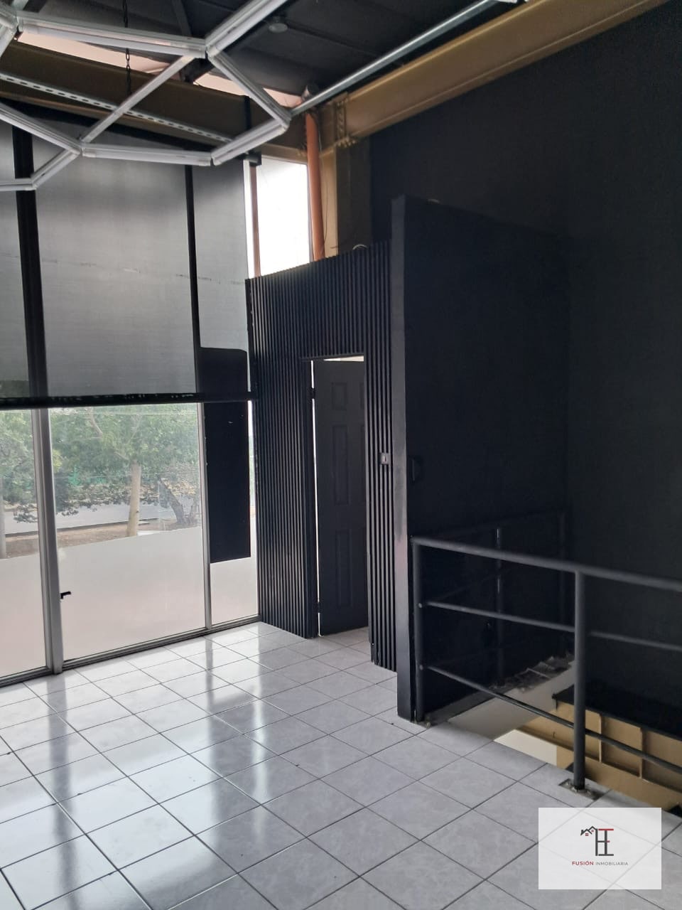 Rento local para oficina en excelente punto comercial, zona 15 sobre Bulevard Vista Hermosa — Oficina en Alquiler en Zona 15, Guatemala, Ciudad — foto 3 de 5
