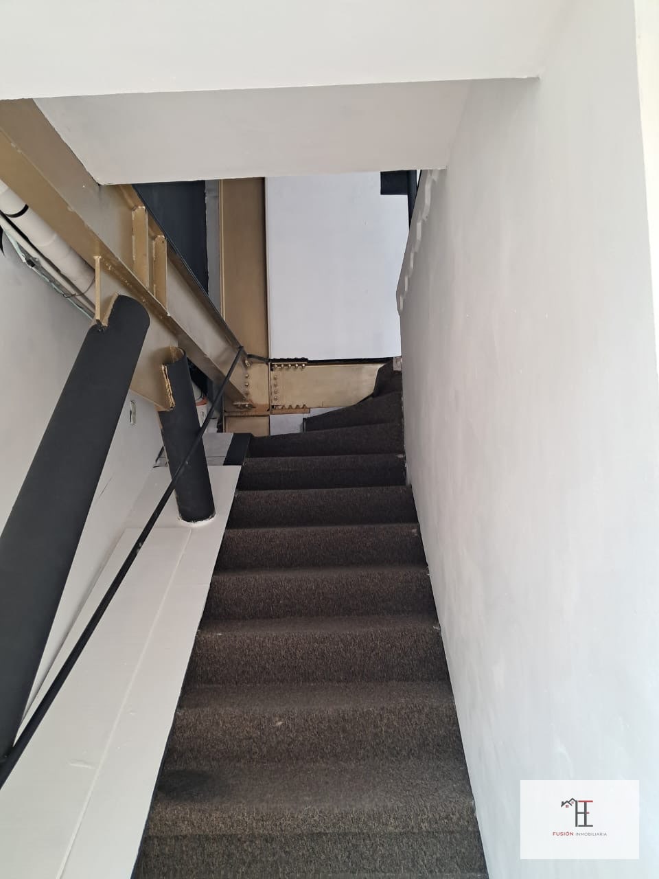 Rento local para oficina en excelente punto comercial, zona 15 sobre Bulevard Vista Hermosa — Oficina en Alquiler en Zona 15, Guatemala, Ciudad — foto 4 de 5