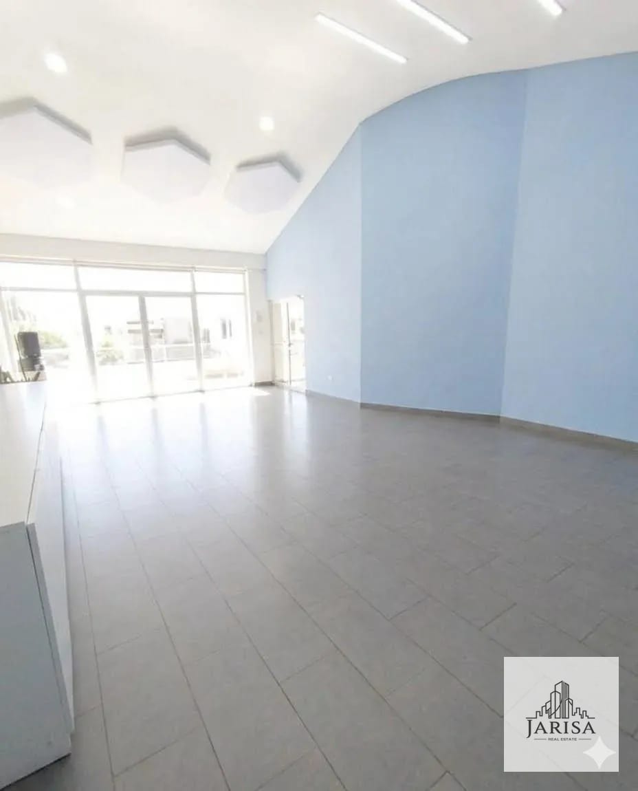 Amplia Propiedad Comercial — Casa en Alquiler en Zona 9, Guatemala, Ciudad — foto 3 de 9
