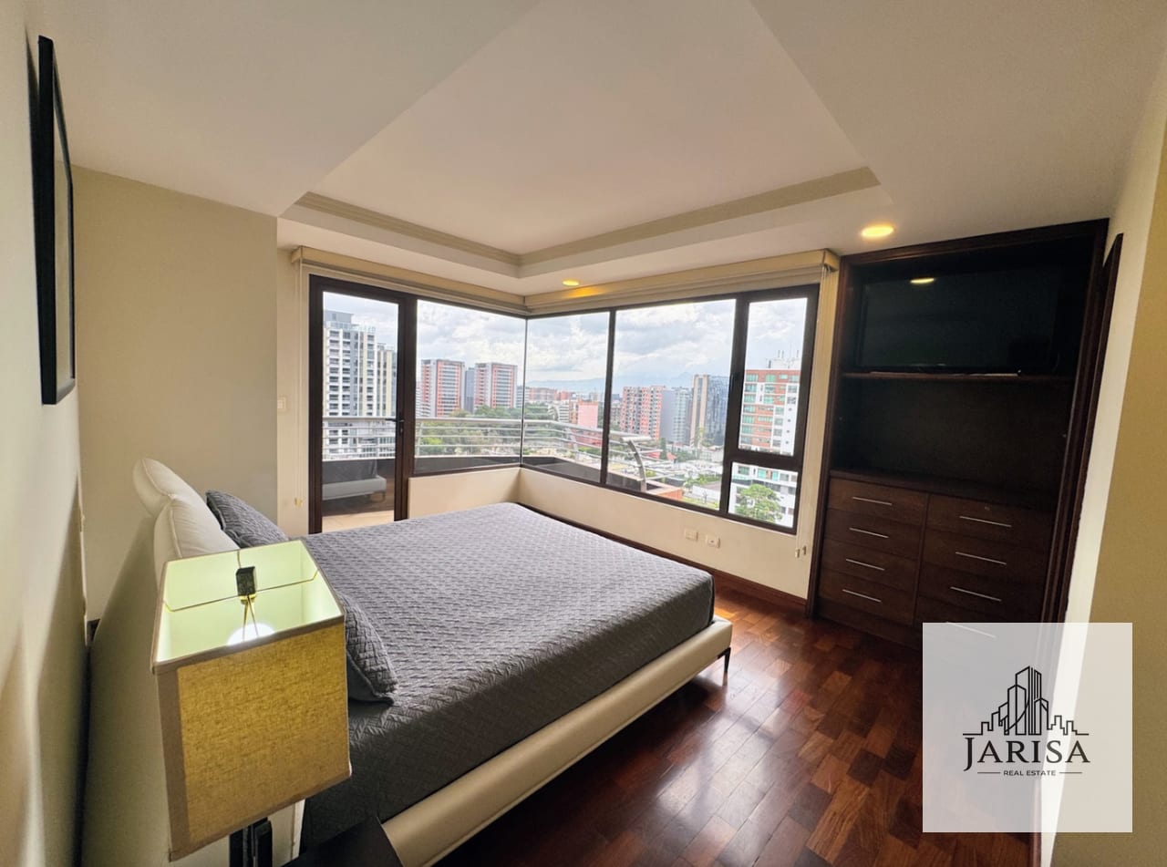 GRANDE APTO EN ALQUILER AMUEBLADO ZONA 10 — Apartamento en Alquiler en Zona 10, Guatemala, Ciudad — foto 13 de 17