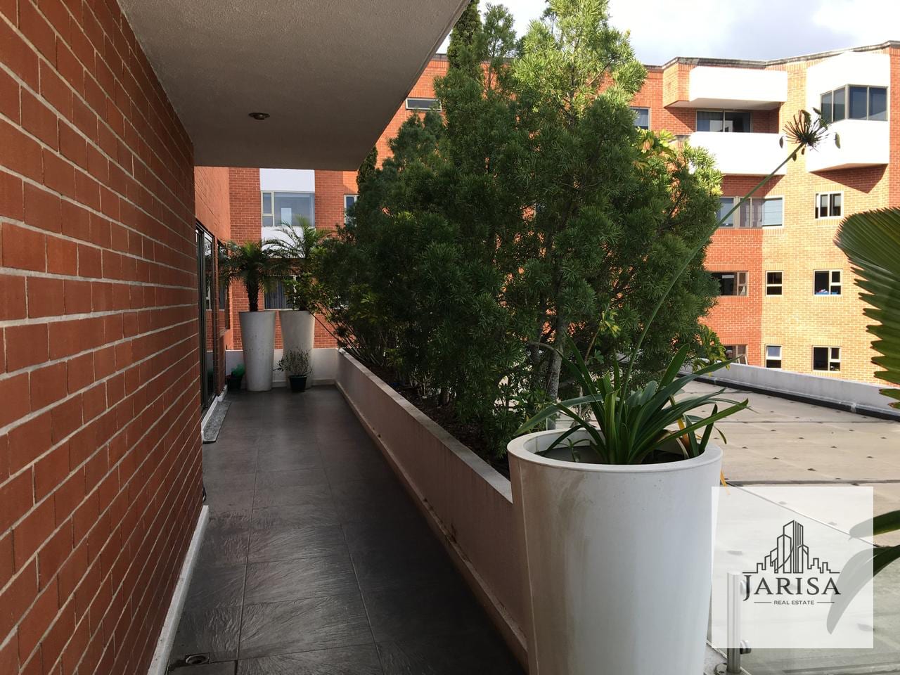 Amplio apartamento en zona 15 — Apartamento en Alquiler en Zona 15, Guatemala, Ciudad — foto 2 de 10