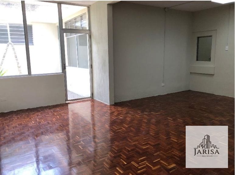 Casa para Oficinas Zona 10 — Casa en Alquiler en Zona 10, Guatemala, Ciudad — foto 2 de 8
