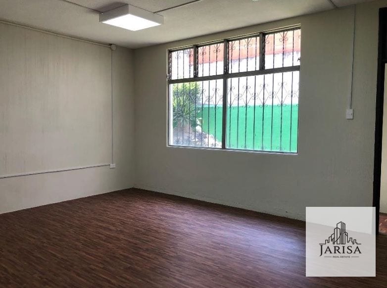 Casa para Oficinas Zona 10 — Casa en Alquiler en Zona 10, Guatemala, Ciudad — foto 3 de 8