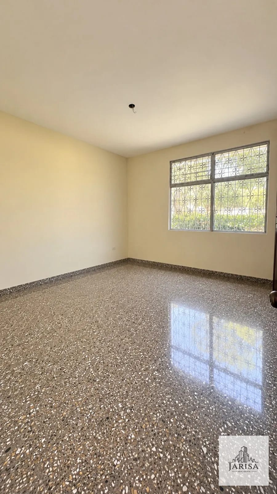Casa en Renta Vivienda u Oficina — Casa en Alquiler en Zona 13, Guatemala, Ciudad — foto 13 de 16