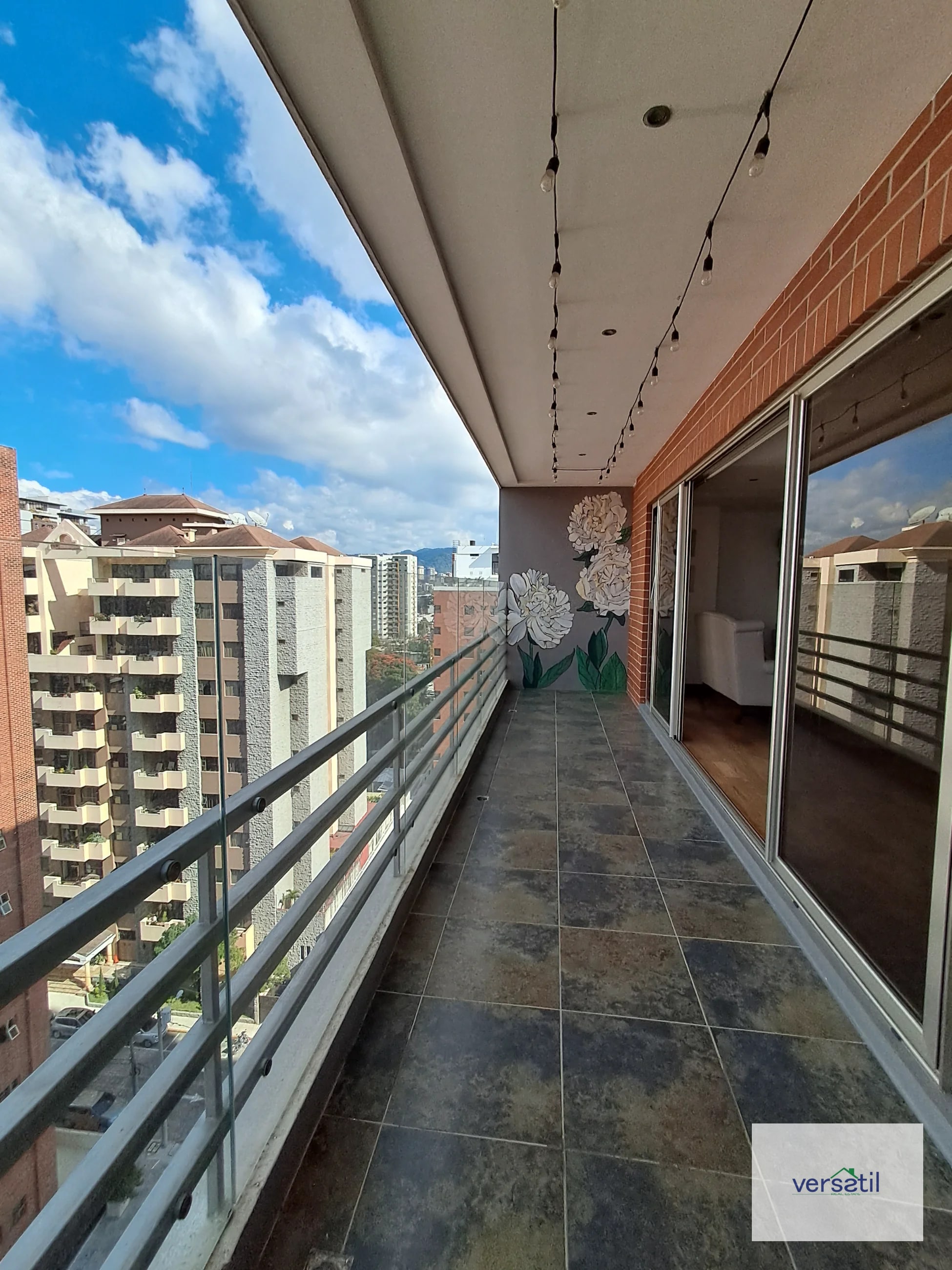 Hermoso Apartamento NIVEL ALTO venta zona 10 - 3