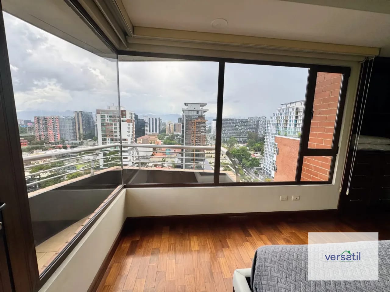 Hermoso Apartamento Amueblado zona 10 de 3 habitaciones — Apartamento en Alquiler en Santa María, Zona 10, Guatemala, Ciudad — foto 6 de 15