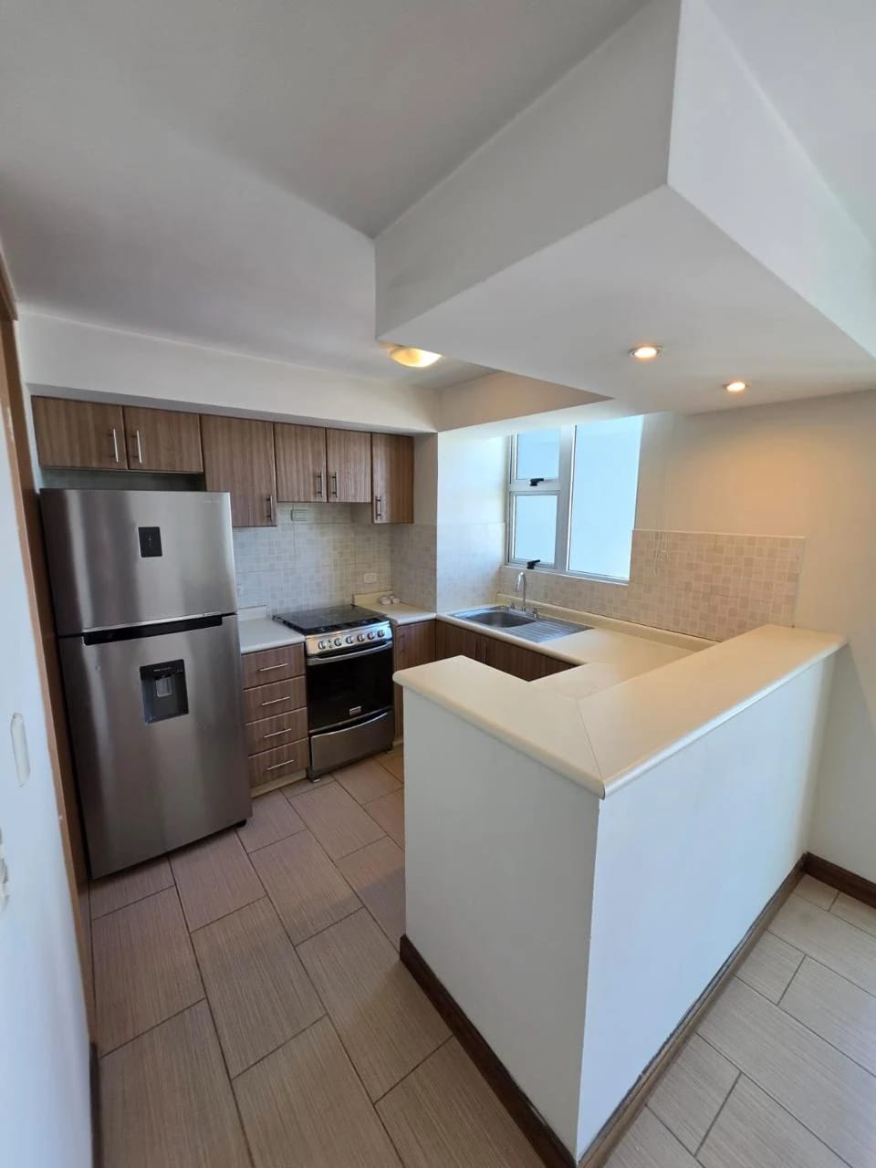 Apto en renta en zona 14!! — Apartamento en Alquiler en Zona 14, Guatemala, Ciudad — foto 2 de 9