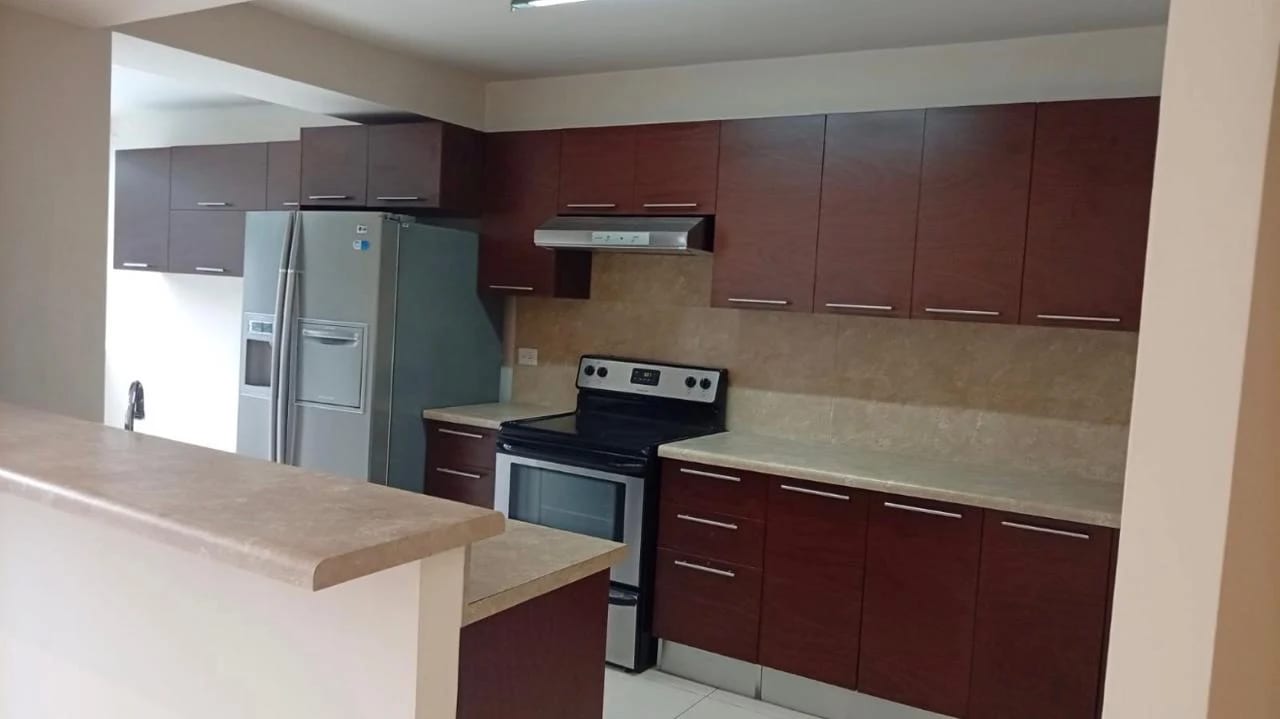 Apto en renta en zona 14, edificio antiguo — Apartamento en Alquiler en Zona 14, Guatemala, Ciudad — foto 1 de 8