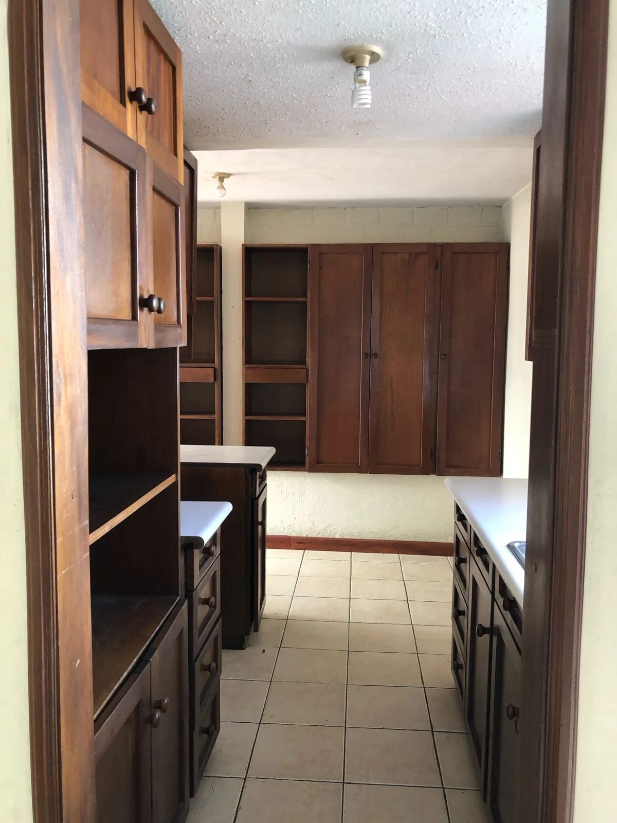 Se vende casa dentro de condominio en San Cristóbal — Casa en Venta en Zona 8 Mixco, Guatemala, Ciudad — foto 3 de 7