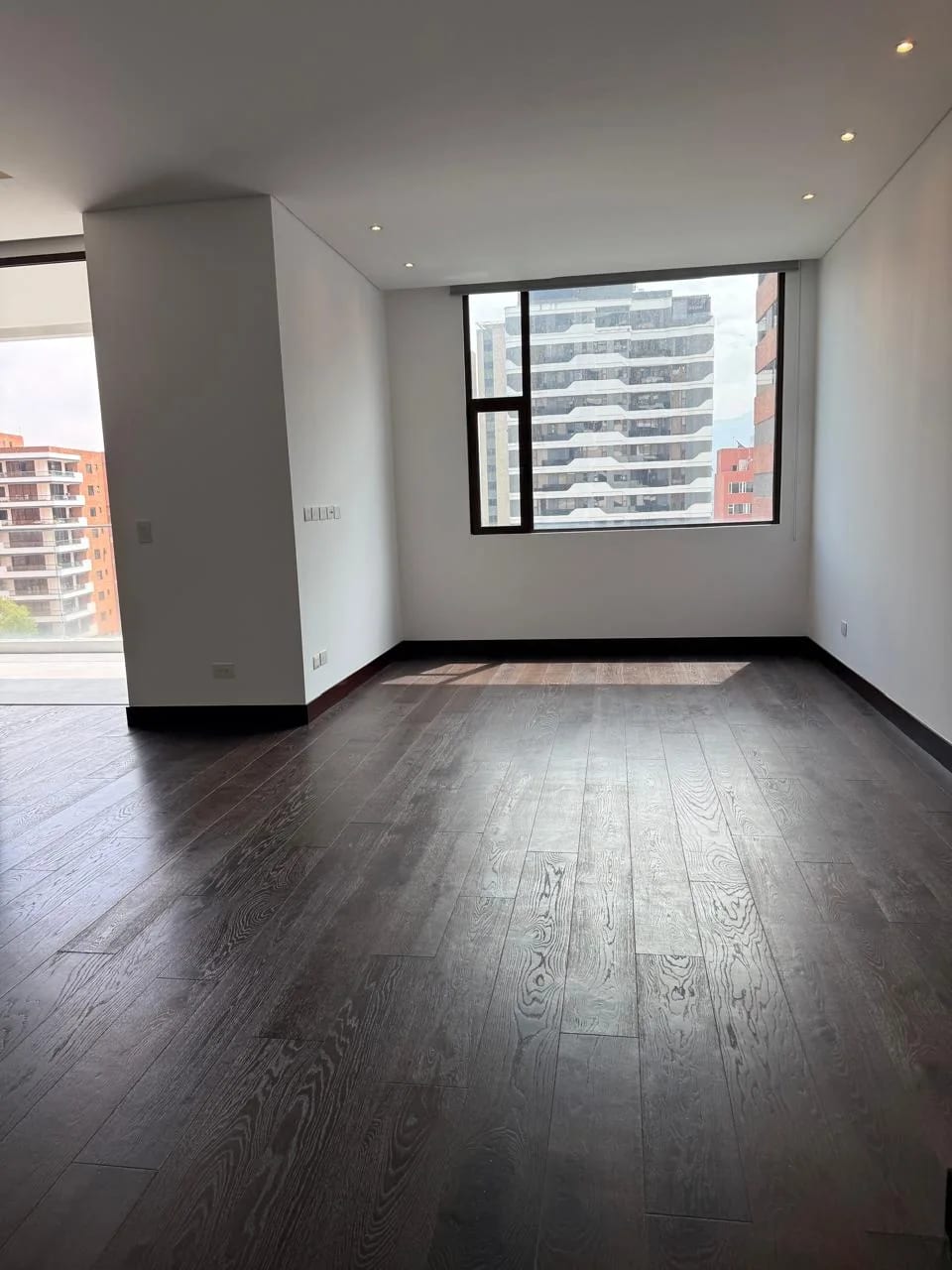 Apto en renta en zona 14 — Apartamento en Alquiler en Zona 14, Guatemala, Ciudad — foto 3 de 8