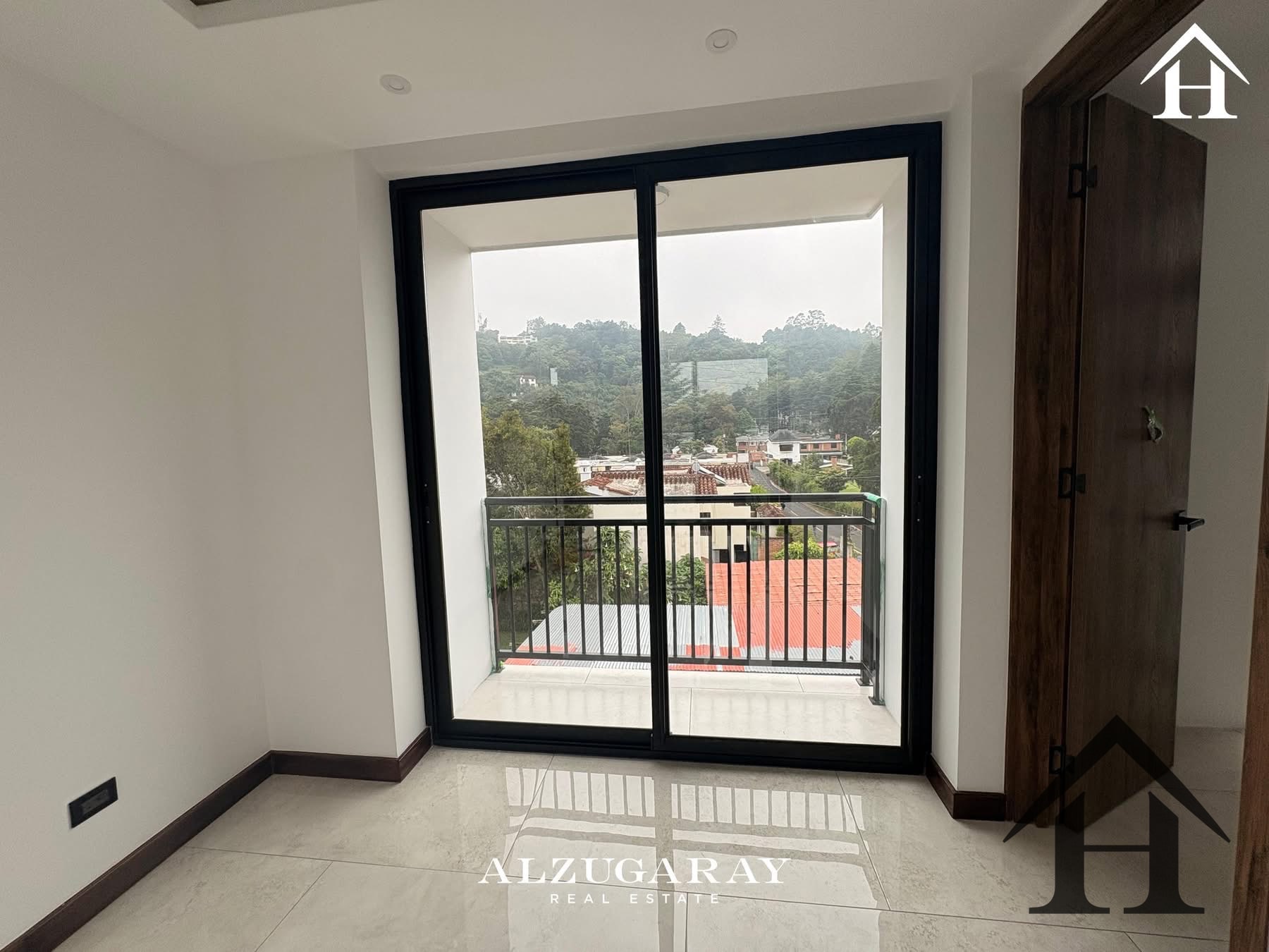 Casa moderna para estrenar Arrazola 1, km17.5 Carr a El Salvador — Casa en Venta en Carretera a El Salvador, Guatemala, Ciudad — foto 9 de 12