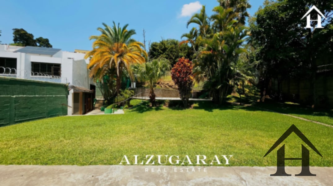 Casa con jardín y piscina condominio zona 10 — Casa en Venta en Zona 10, Guatemala, Ciudad — foto 3 de 10