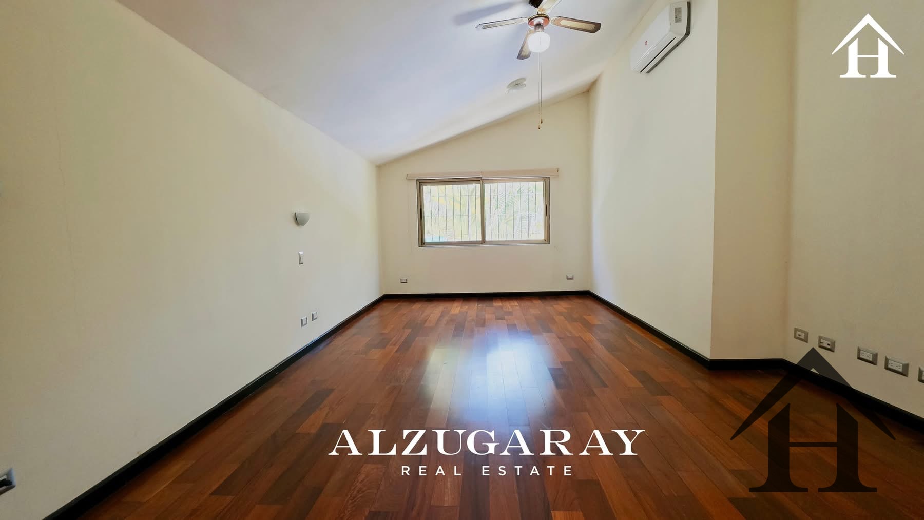 Casa con jardín y piscina condominio zona 10 — Casa en Venta en Zona 10, Guatemala, Ciudad — foto 6 de 10