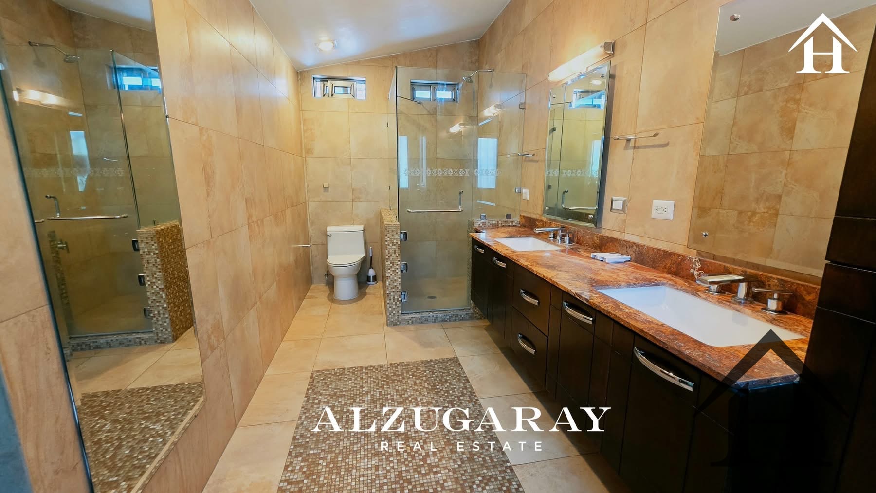 Casa con jardín y piscina condominio zona 10 — Casa en Venta en Zona 10, Guatemala, Ciudad — foto 9 de 10