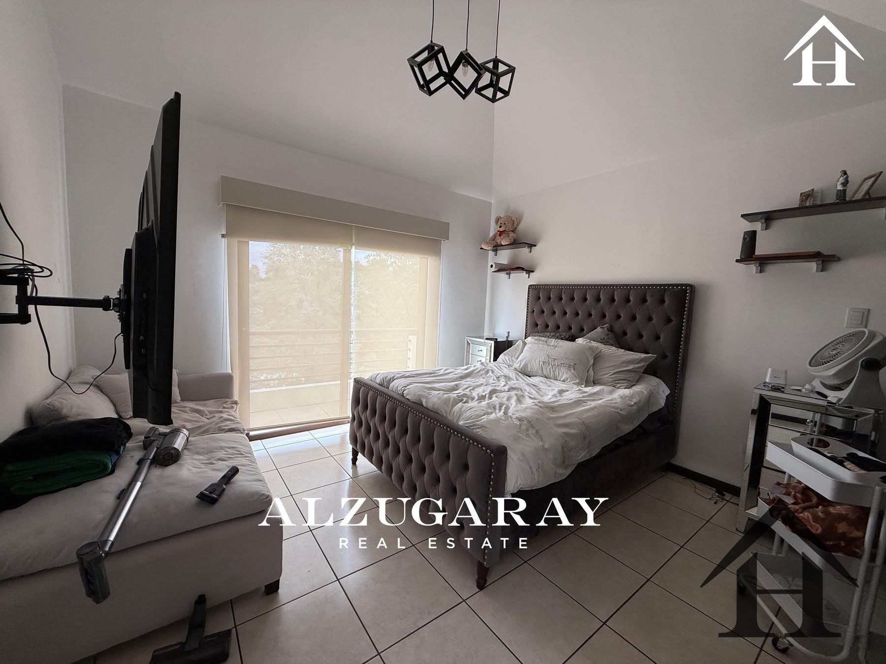 Casa con jardín y pérgola condominio vistas de san isidro zona 16 — Casa en Venta en Vistas de San Isidro, Zona 16, Guatemala, Ciudad — foto 7 de 7