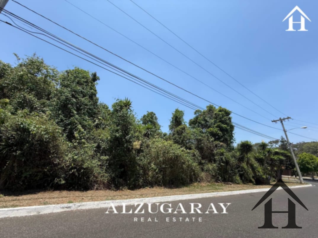 Terrenos planos de esquina Jardines de San Isidro — Terreno en Venta en Jardines de San Isidro, Zona 16, Guatemala, Ciudad — foto 1 de 3