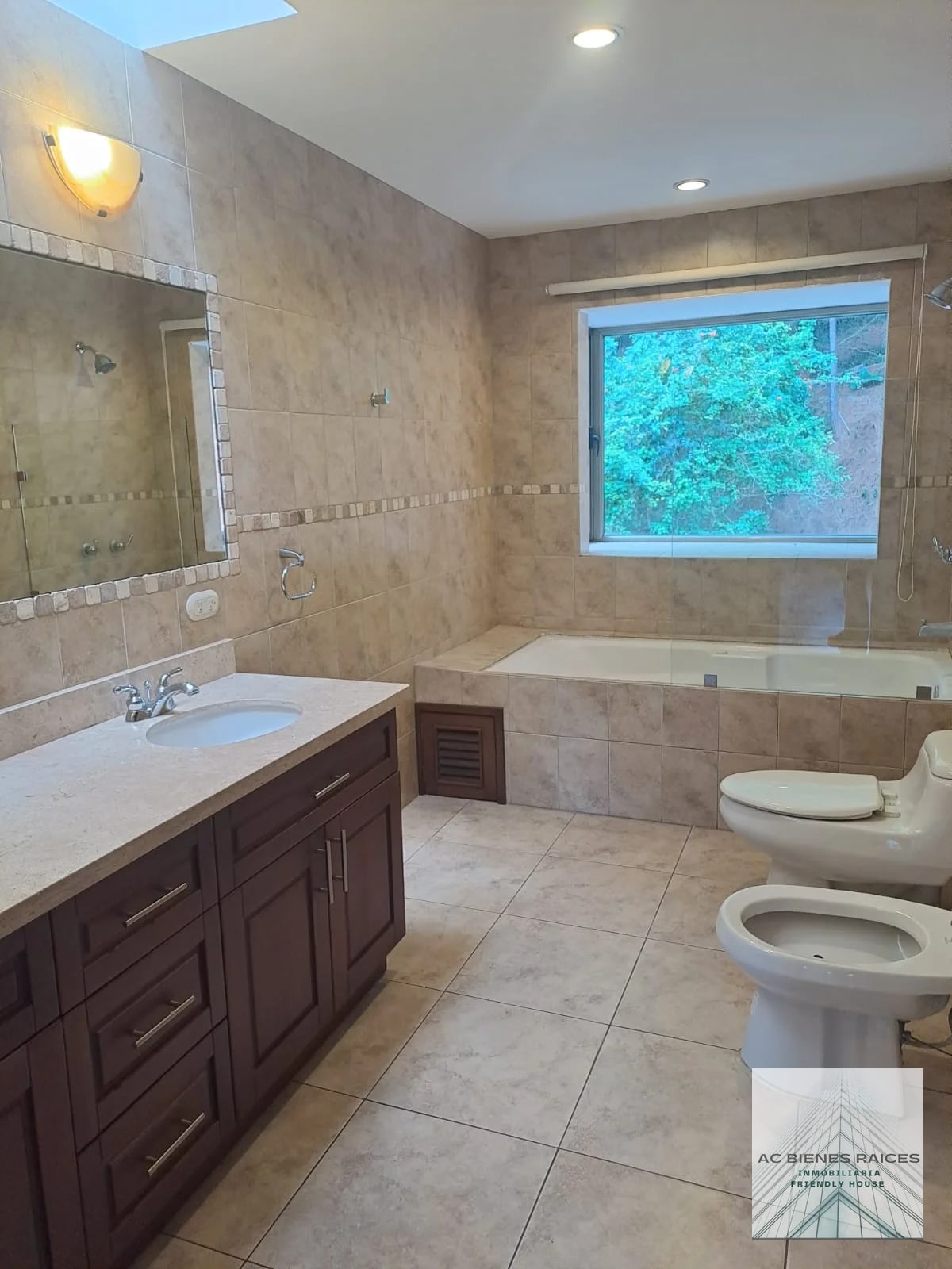 Expectacular Casa en Muxbal Villa Serena — Casa en Alquiler en Muxbal, Guatemala, Ciudad — foto 10 de 10