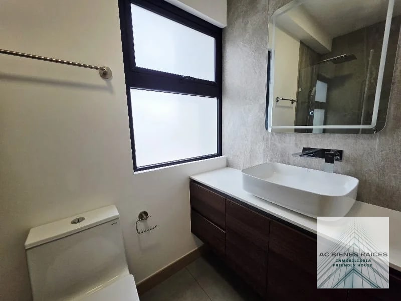 Renta amueblado zona 10 cerca de AVIA — Apartamento en Alquiler en Bonadiez, Zona 10, Guatemala, Ciudad — foto 7 de 12