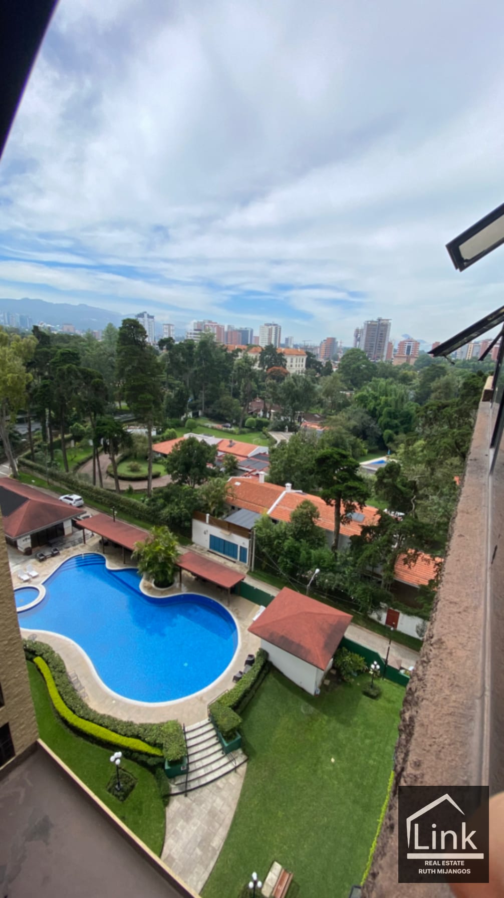 Renta de Apartamento Amueblado ZONA 10 MILENIA OAKLAND — Apartamento en Alquiler en Milenia, Zona 10, Guatemala, Ciudad — foto 8 de 10
