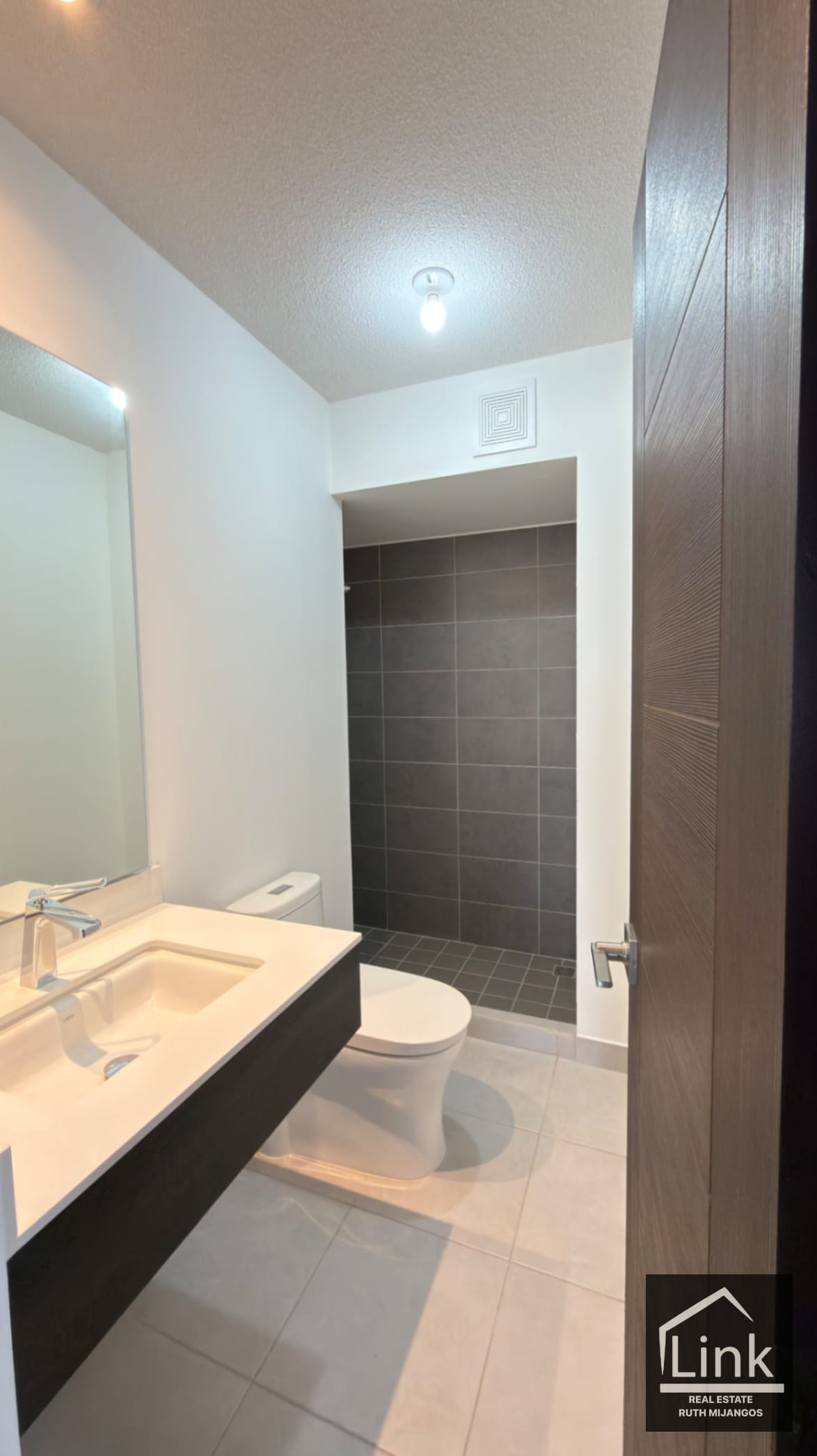 RENTA DE VILLA CONDADO EL NARANJO SERENA — Apartamento en Alquiler en Condado Naranjo, Zona 4 Mixco, Guatemala, Ciudad — foto 13 de 14