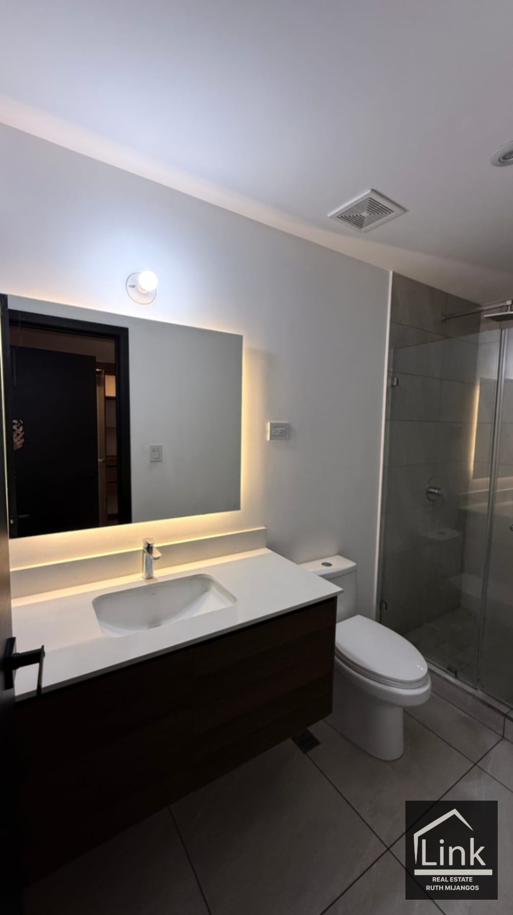 Espectacular Apartamento en Venta Zona 10 EDIFICIO IQ10 — Apartamento en Venta en IQ10, Zona 10, Guatemala, Ciudad — foto 6 de 11