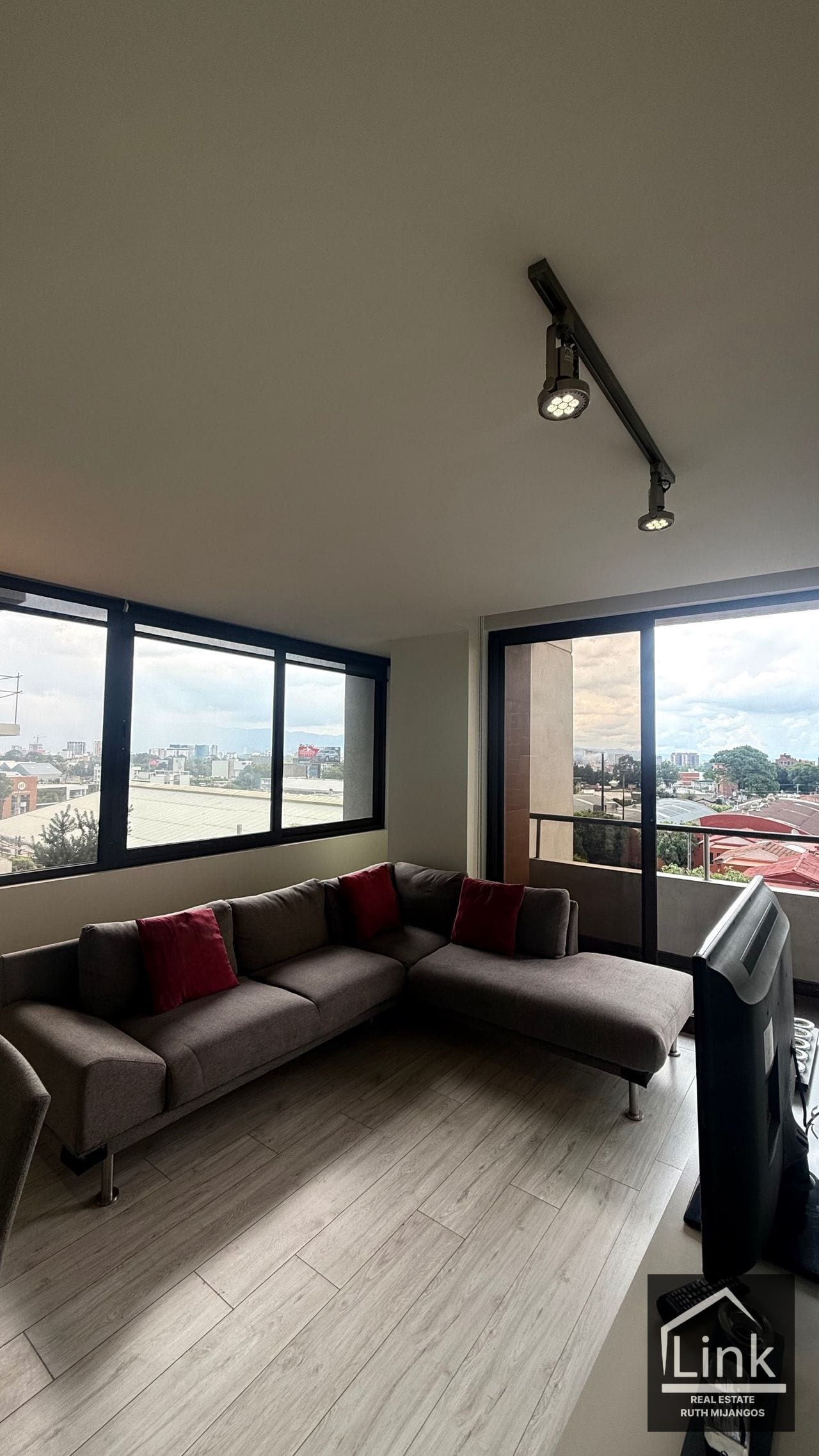 ALQUILER de Apartamento Amueblado Zona 10 — Apartamento en Alquiler en Veinti4, Zona 10, Guatemala, Ciudad — foto 10 de 11