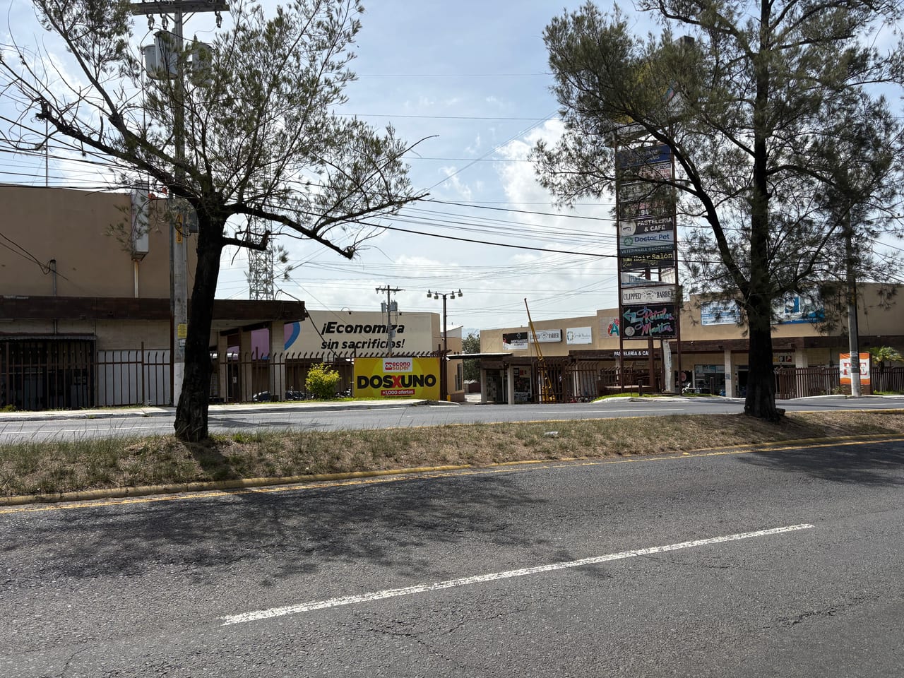 LOCAL COMERCIAL PANORAMA EXPRESS ZONA 8 MIXCO — Local en Alquiler en Zona 8 Mixco, Guatemala, Ciudad — foto 1 de 6