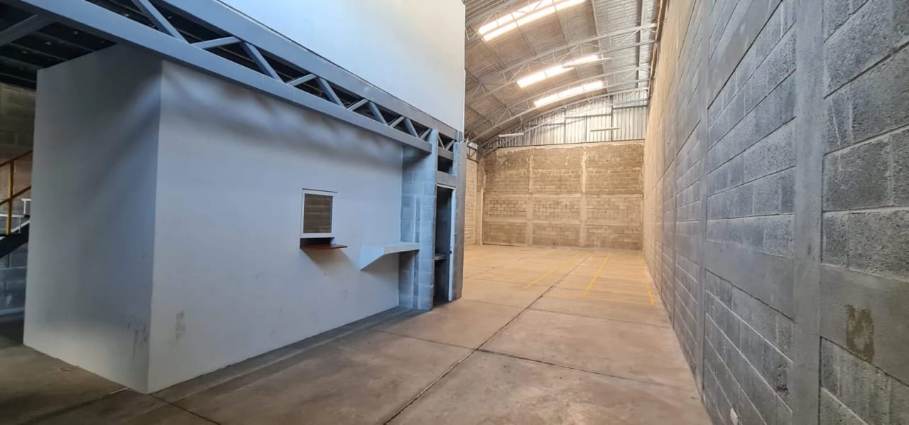 🏢 ¡OFIBODEGA DISPONIBLE PARA ENTREGA INMEDIATA! 🚀EN EL NARANJO — Bodega / Ofibodega en Alquiler en Zona 4 Mixco, Guatemala, Ciudad — foto 3 de 7