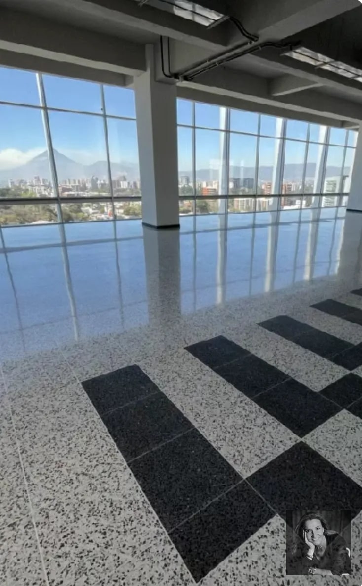Edificio en Renta- Venta a estrenar zona 10 — Edificio en Venta en Zona 10, Guatemala, Ciudad — foto 13 de 17