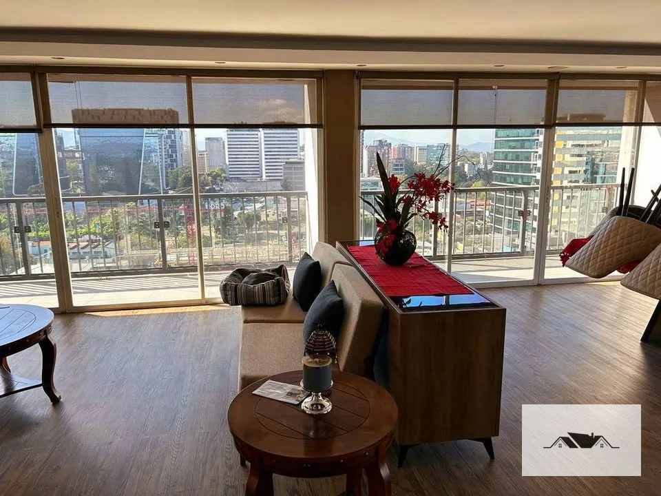 En Renta Apartamento Remodelado Zona 10 Edificio Ciudad Vieja — Apartamento en Alquiler en Ciudad Vieja, Zona 10, Guatemala, Ciudad — foto 9 de 10