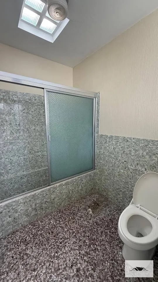 En Renta Casa Zona 10 con 550mts2 — Casa vacacional en Alquiler en Zona 10, Guatemala, Ciudad — foto 2 de 11