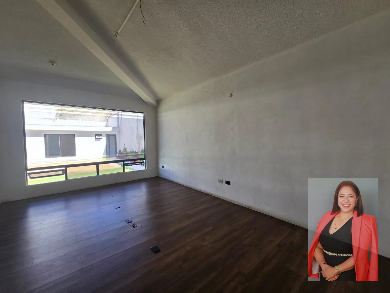 AMPLIA PROPIEDAD EN RENTA Y VENTA IDEAL RESTAURANTE/SHOWROOM — Casa en Venta en Carretera a El Salvador, Guatemala, Ciudad — foto 1 de 9