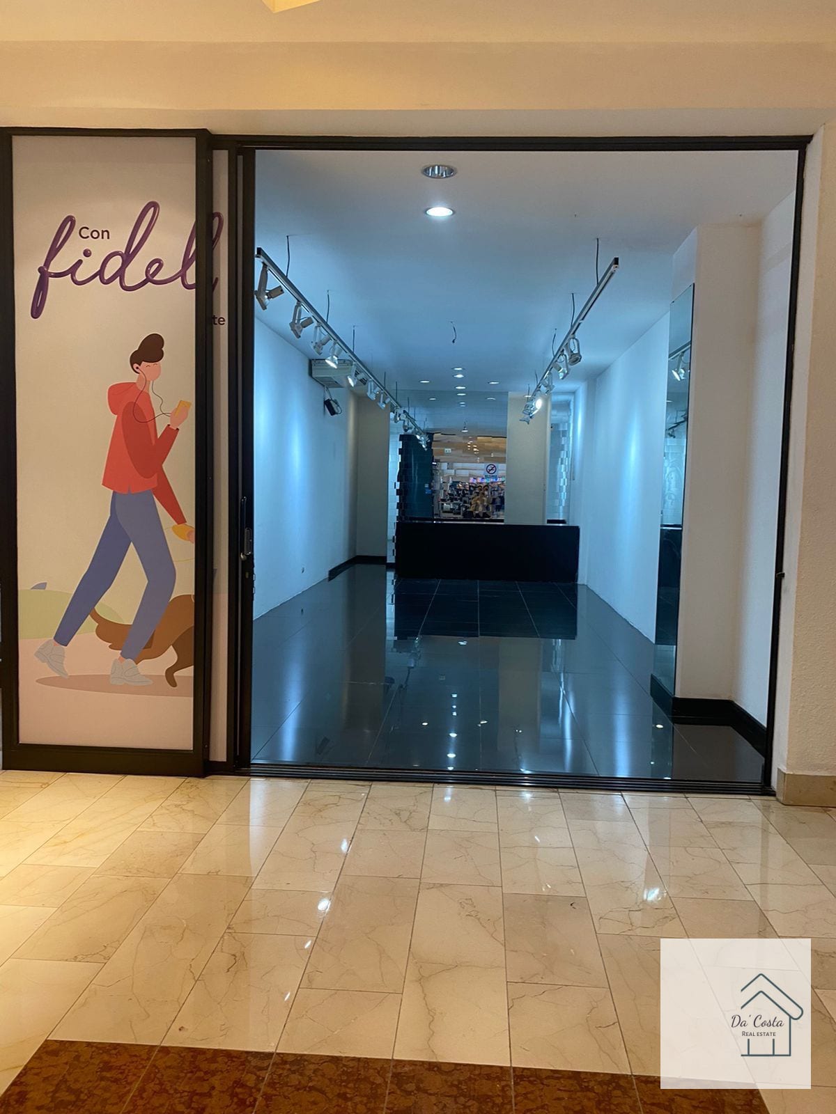 Local comercial Venta | Renta — Local en Alquiler en Centro Comercial Pradera, Zona 10, Guatemala, Ciudad — foto 1 de 2