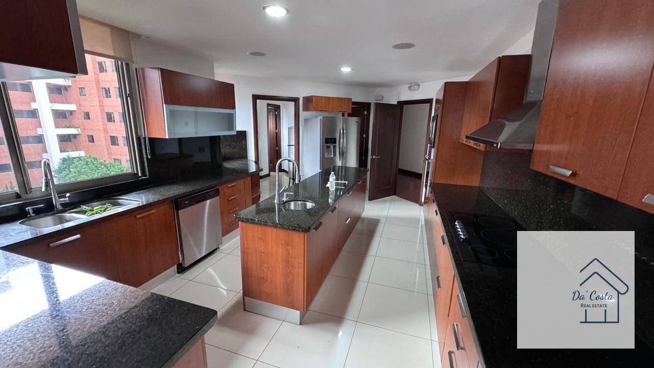 Alquiler apartamento zona 15 VHI — Apartamento en Alquiler en Verdino, Zona 15, Guatemala, Ciudad — foto 1 de 13