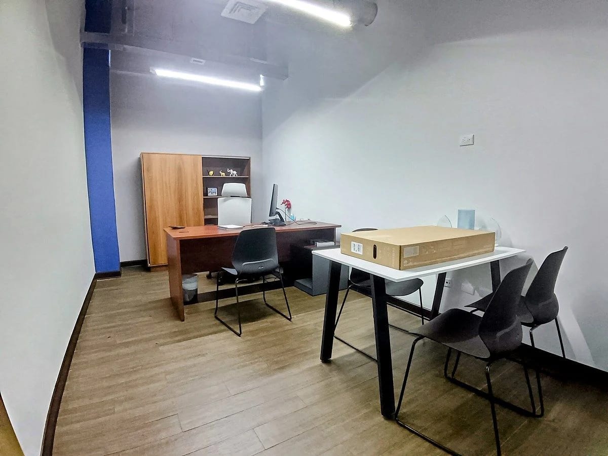 Oficina corporativa (piso completo) en Zona 10 | 579.82 m² | 14 parqueos — Oficina en Venta en Terraesperanza, Zona 10, Guatemala, Ciudad — foto 11 de 17
