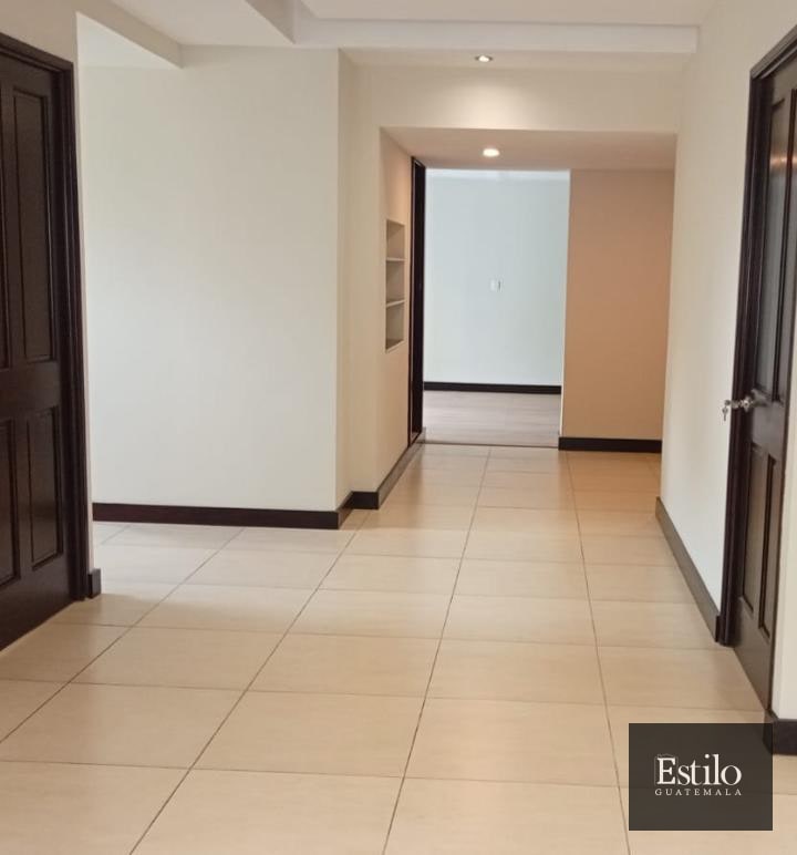 Oficina En Alquiler Cobella Z.14 — Oficina en Alquiler en Cobella, Zona 14, Guatemala, Ciudad — foto 4 de 9