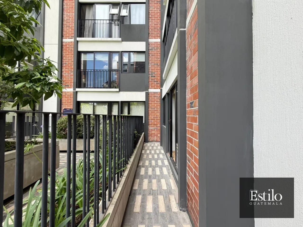 Precioso Apartamento Con Salida Al Jardín Z.9 — Apartamento en Venta en Cendana, Zona 9, Guatemala, Ciudad — foto 2 de 13
