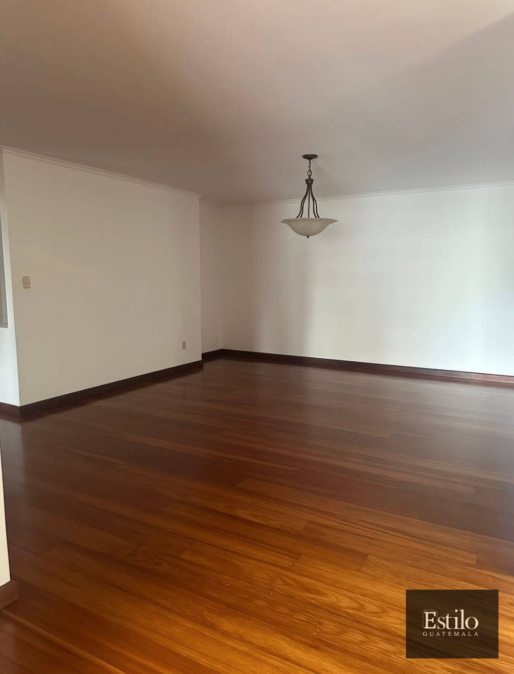 LINDO APARTAMENTO CON CUARTO DE SERVICIO — Apartamento en Alquiler en Bellagio, Zona 14, Guatemala, Ciudad — foto 11 de 17