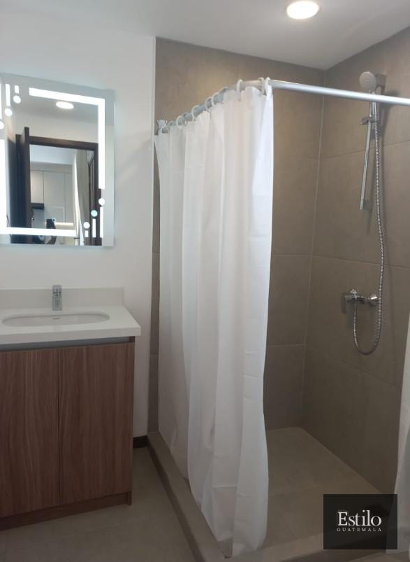 APARTAMENTO AMUEBLADO EN ALQUILER Z.10 — Apartamento en Alquiler en Zona 10, Guatemala, Ciudad — foto 4 de 4