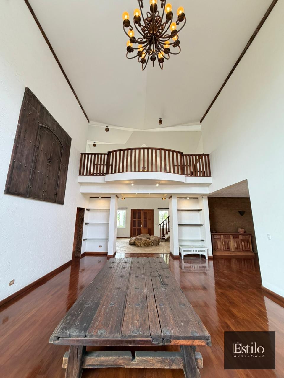 ESPECTACULAR CASA ESTILO MANSIÓN — Casa en Venta en Carretera a El Salvador, Guatemala, Ciudad — foto 8 de 15