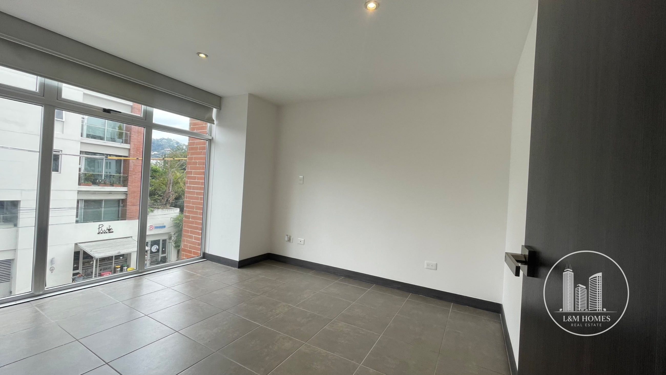Apartamento zona 15 VH 1 - 3