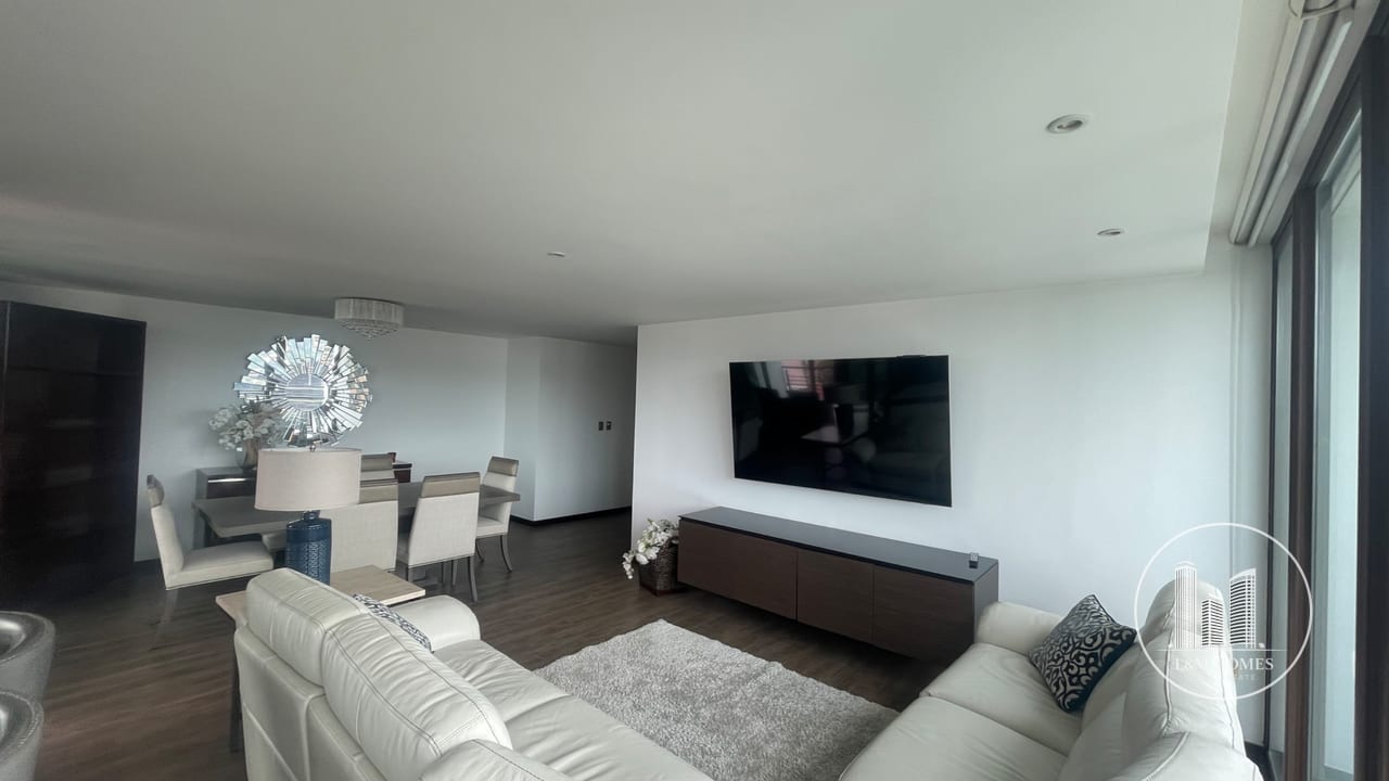 Lindo Apartamento amueblado zona 10 — Apartamento en Alquiler en Zona 10, Guatemala, Ciudad — foto 4 de 9