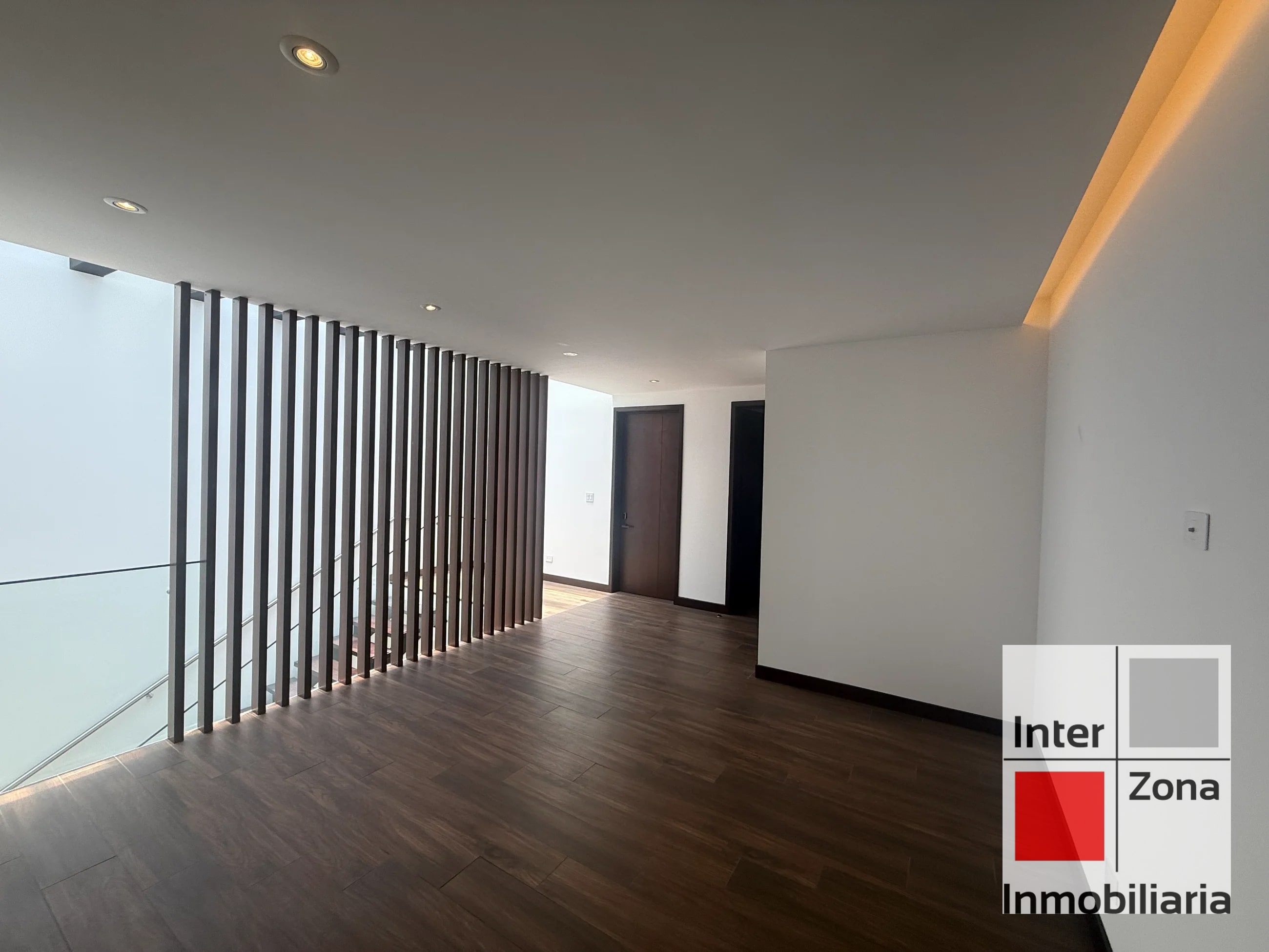 Casa en Molié, con elevador privado+panel solar. US$3,499 Junio 2026 — Casa en Alquiler en Zona 10, Guatemala, Ciudad — foto 13 de 16